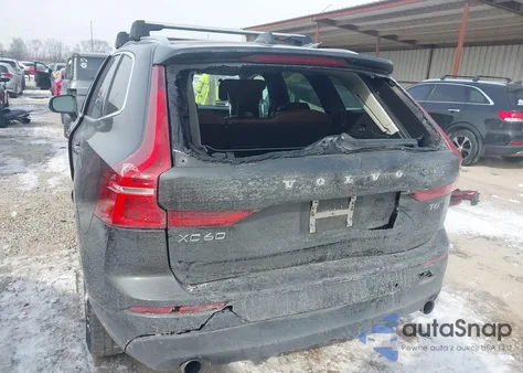 2018 Volvo Xc60 T6 Momentum z USA, uszkodzony, nr VIN LYVA22RK7JB097300